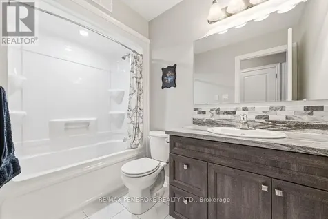 46 Dustin Drive Petawawa ON K8H 0G2