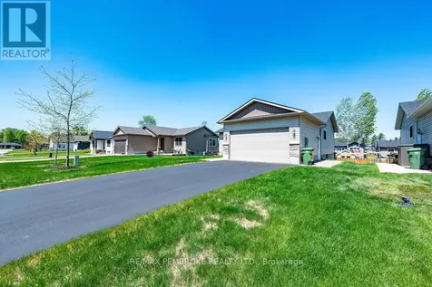 46 Dustin Drive Petawawa ON K8H 0G2