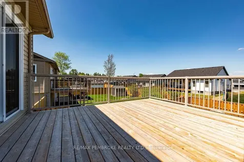 46 Dustin Drive Petawawa ON K8H 0G2