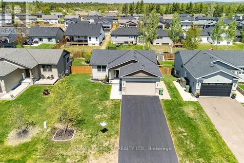 46 Dustin Drive Petawawa ON K8H 0G2