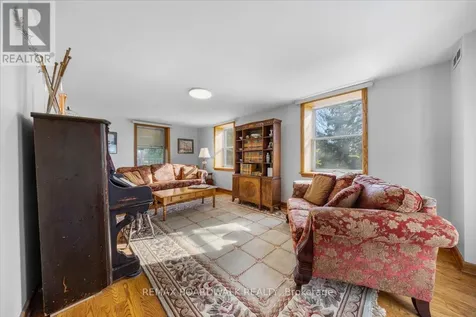2464 Scrivens Drive Ottawa ON K0A 2P0