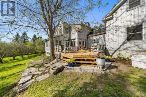 2464 Scrivens Drive Ottawa ON K0A 2P0