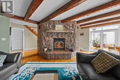 2464 Scrivens Drive Ottawa ON K0A 2P0