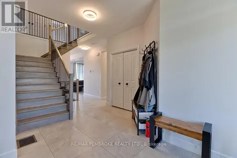 5 Drew Street Petawawa ON K8H 0G7