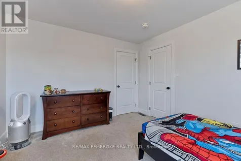 5 Drew Street Petawawa ON K8H 0G7