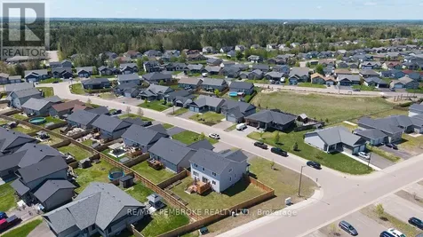 5 Drew Street Petawawa ON K8H 0G7