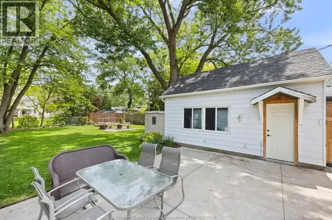 1034 Homedale Windsor ON N8S 2T4