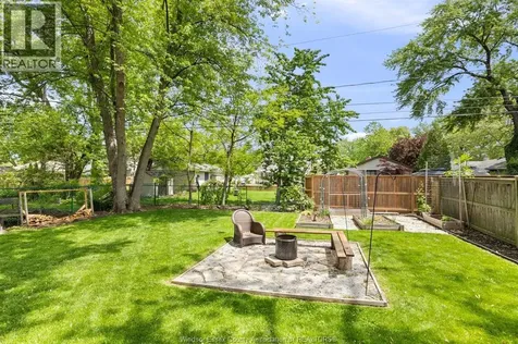 1034 Homedale Windsor ON N8S 2T4