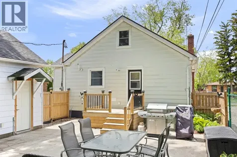 1034 Homedale Windsor ON N8S 2T4