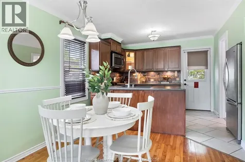 1034 Homedale Windsor ON N8S 2T4