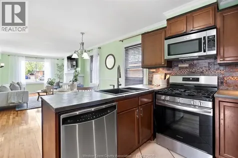 1034 Homedale Windsor ON N8S 2T4