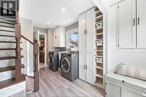 1034 Homedale Windsor ON N8S 2T4
