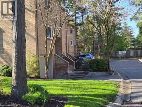 95 Fonthill Road Hamilton ON L9C 6T1