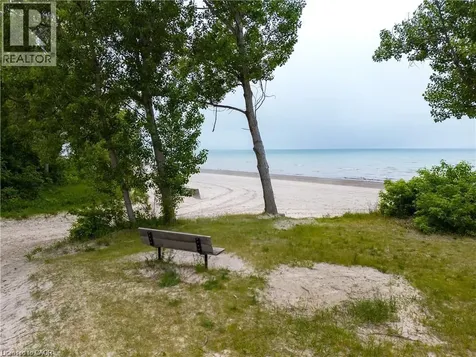 42 5th Lane Wasaga Beach ON L9Z 2E9