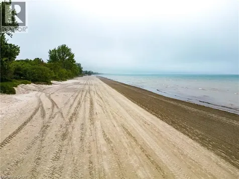 42 5th Lane Wasaga Beach ON L9Z 2E9