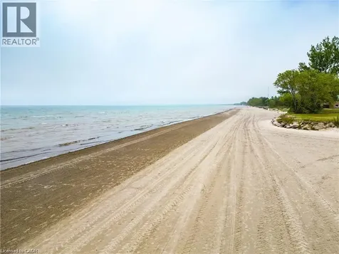 42 5th Lane Wasaga Beach ON L9Z 2E9