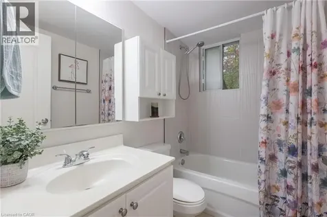 6390 Huggins Street Niagara Falls ON L2J 1H1