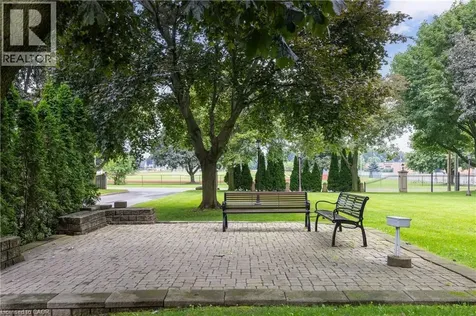 6390 Huggins Street Niagara Falls ON L2J 1H1