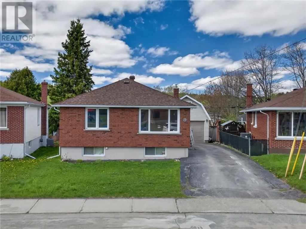 512 White Avenue Sudbury ON P3C 2G5