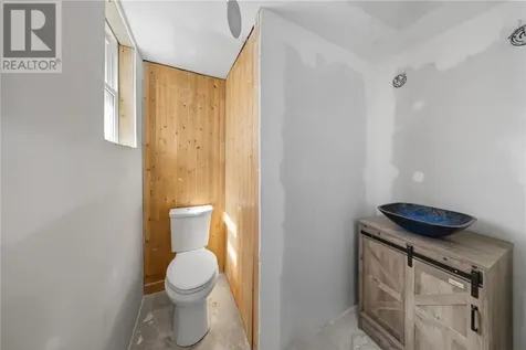 512 White Avenue Sudbury ON P3C 2G5