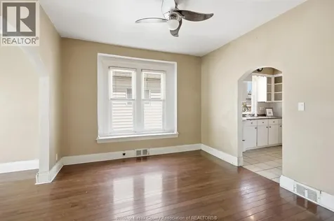 924 Marentette Avenue Windsor ON N9A 2A3