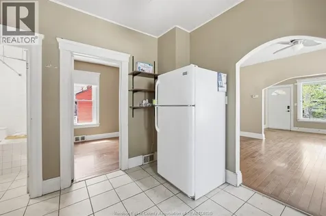 924 Marentette Avenue Windsor ON N9A 2A3