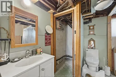 924 Marentette Avenue Windsor ON N9A 2A3
