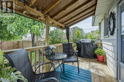 924 Marentette Avenue Windsor ON N9A 2A3