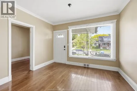 924 Marentette Avenue Windsor ON N9A 2A3