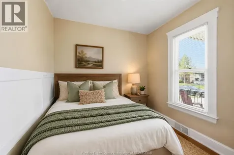 924 Marentette Avenue Windsor ON N9A 2A3