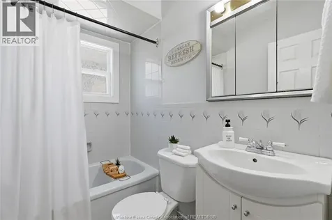 1075 Esdras Place Windsor ON N8S 2N1