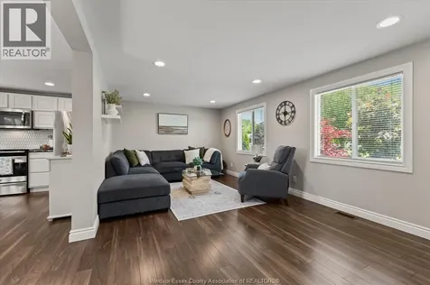 2895 Stillmeadow Windsor ON N8R 1M9