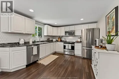 2895 Stillmeadow Windsor ON N8R 1M9