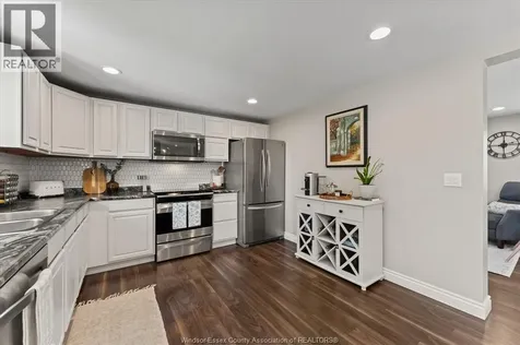 2895 Stillmeadow Windsor ON N8R 1M9