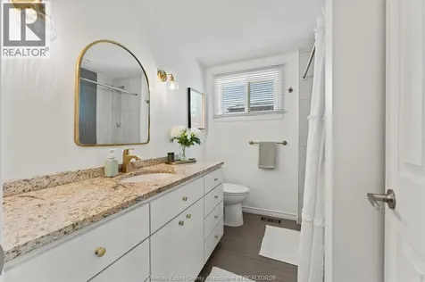2895 Stillmeadow Windsor ON N8R 1M9
