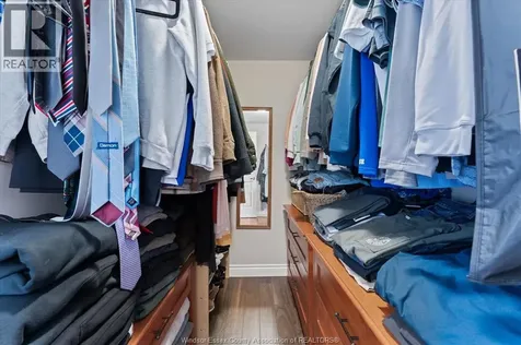 2895 Stillmeadow Windsor ON N8R 1M9