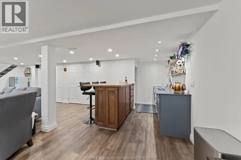 2895 Stillmeadow Windsor ON N8R 1M9