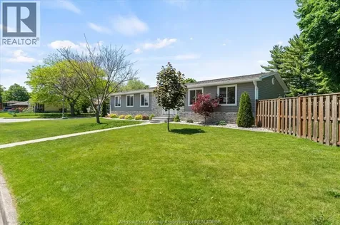 2895 Stillmeadow Windsor ON N8R 1M9