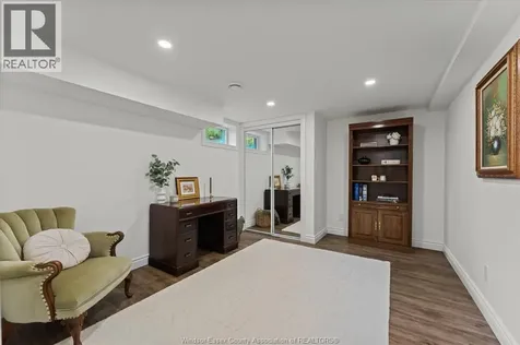 2895 Stillmeadow Windsor ON N8R 1M9