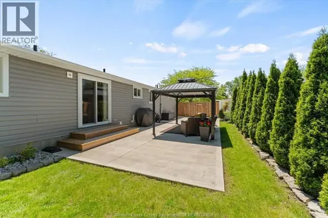 2895 Stillmeadow Windsor ON N8R 1M9