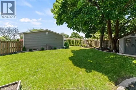 2895 Stillmeadow Windsor ON N8R 1M9