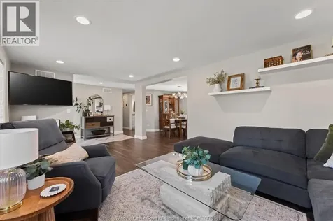 2895 Stillmeadow Windsor ON N8R 1M9