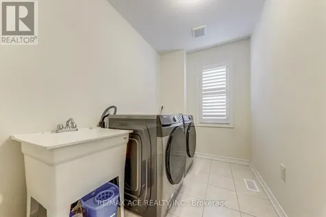 1152 Skyridge Boulevard Pickering ON L1X 0M4