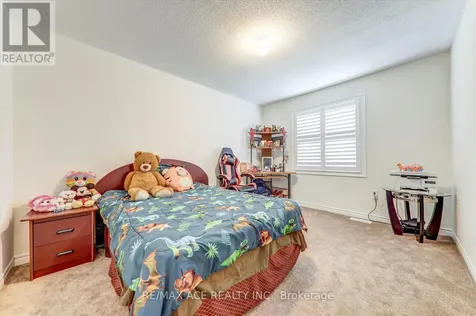 1152 Skyridge Boulevard Pickering ON L1X 0M4