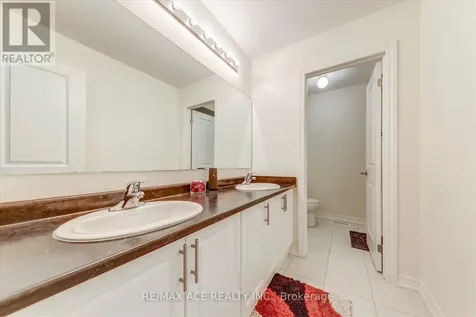 1152 Skyridge Boulevard Pickering ON L1X 0M4