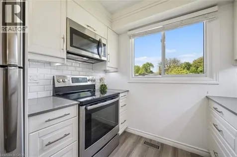 71 Blackhorne Drive Kitchener ON N2E 1T5
