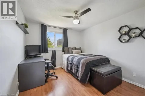 71 Blackhorne Drive Kitchener ON N2E 1T5