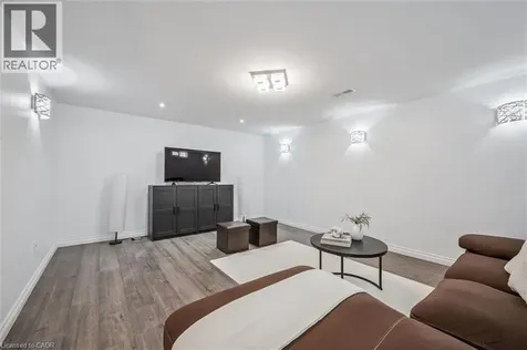 71 Blackhorne Drive Kitchener ON N2E 1T5