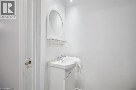 71 Blackhorne Drive Kitchener ON N2E 1T5
