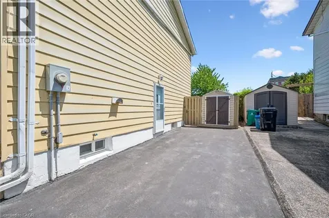71 Blackhorne Drive Kitchener ON N2E 1T5